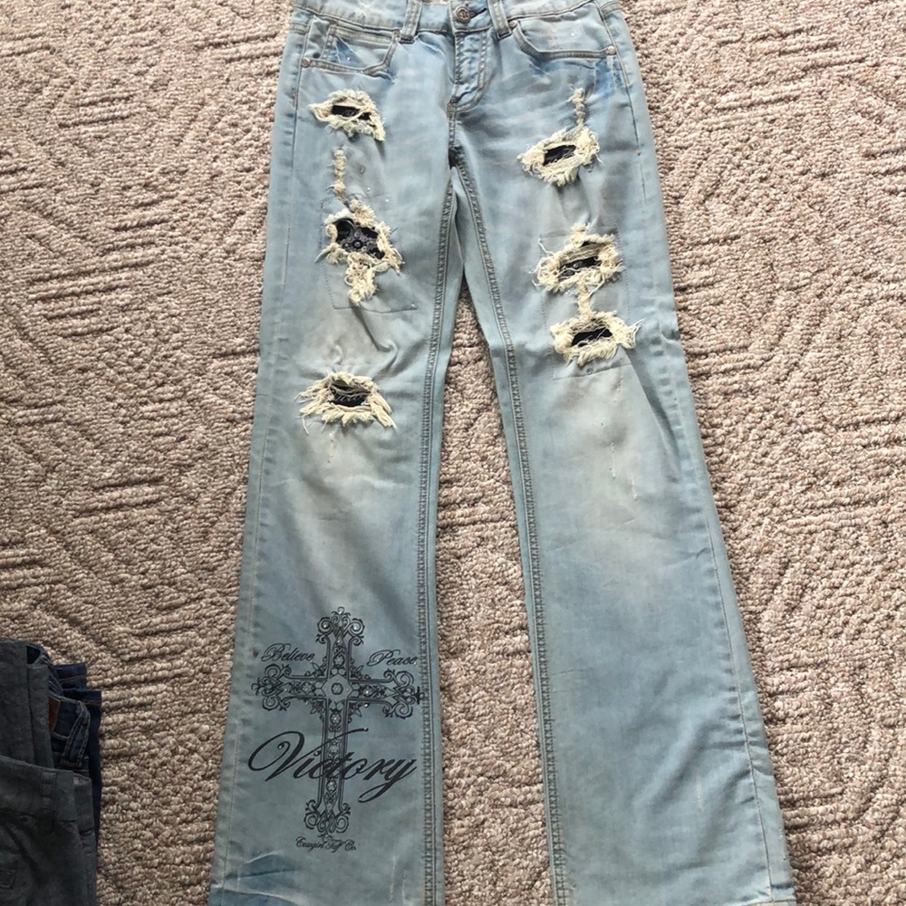Cowgirl Tuff “Victory” jeans. Size 27. Length 33.